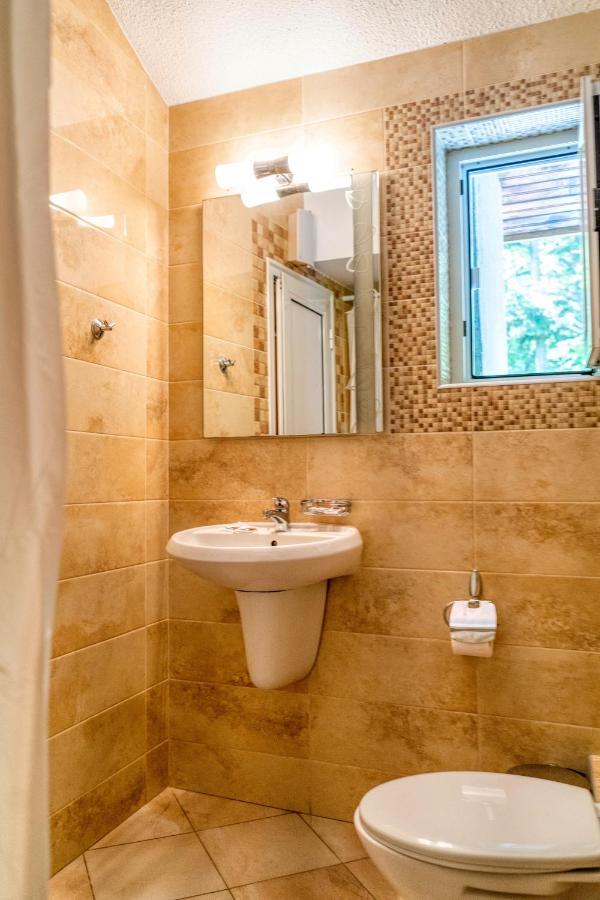 Крушун - Единствена На Метри От Водопадите, Krushun - The Only Stay Just Meters From The Waterfalls Krushuna Ngoại thất bức ảnh